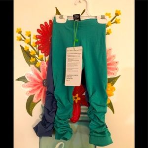 Peakaboo beans embrace leggings